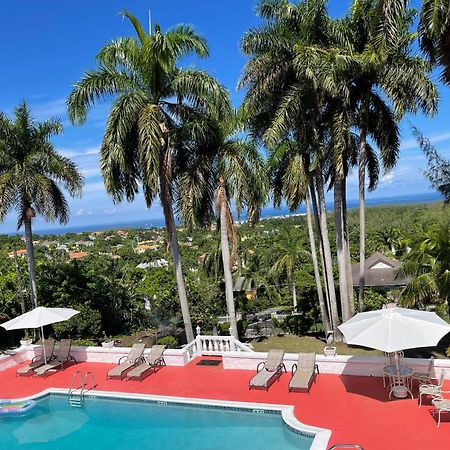 Peaceful Palms Montego Bay Hotel Bagian luar foto
