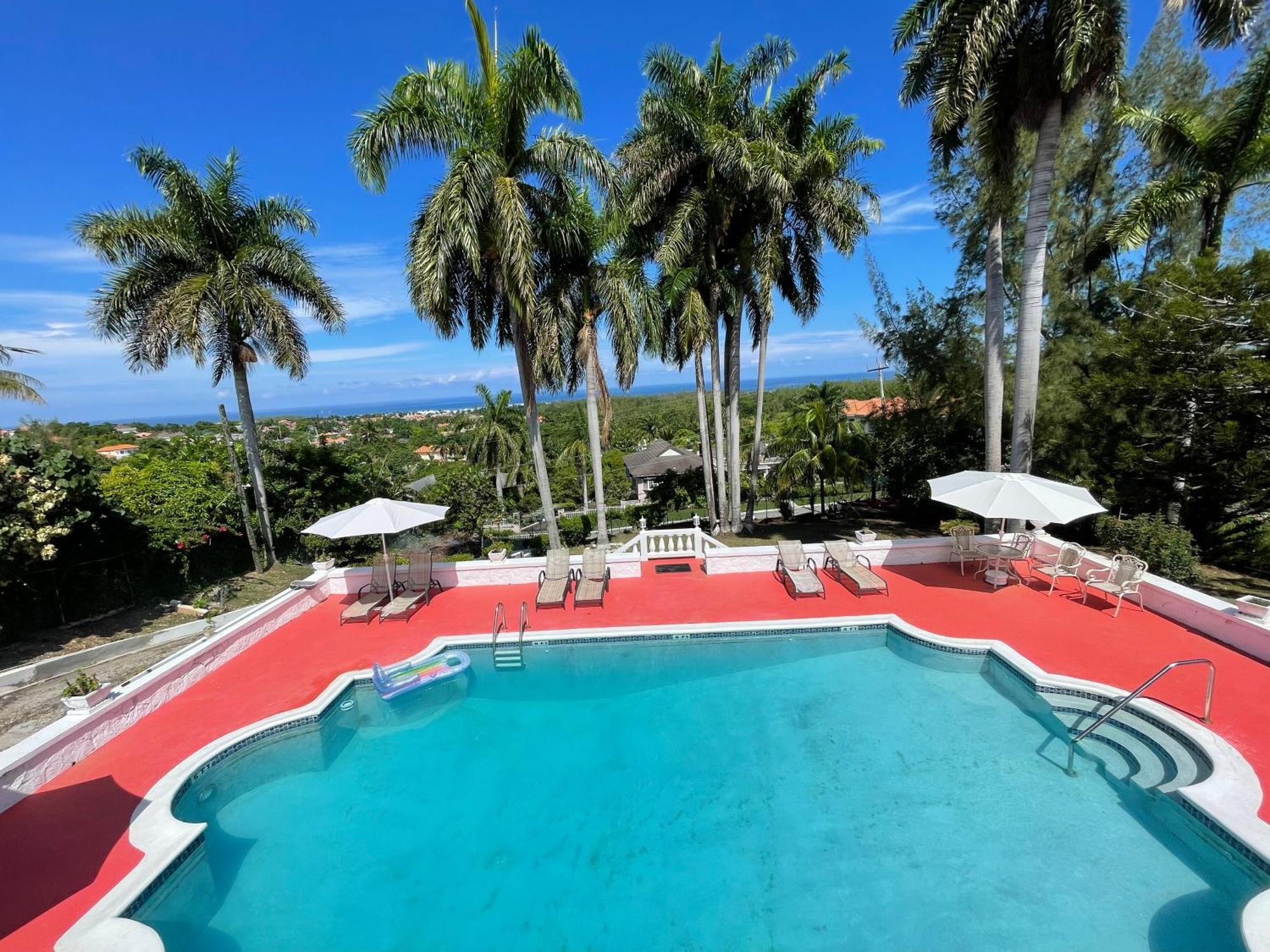 Peaceful Palms Montego Bay Hotel Bagian luar foto