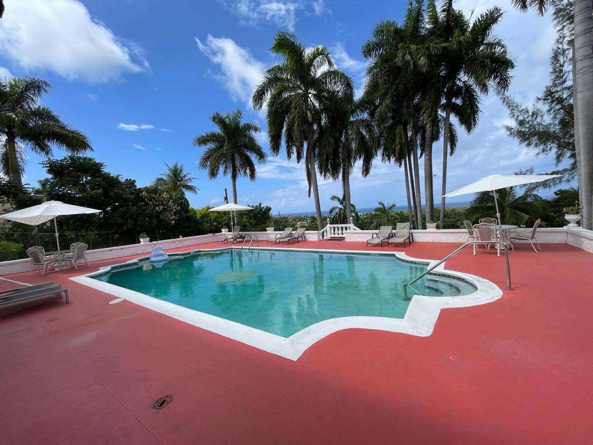 Peaceful Palms Montego Bay Hotel Bagian luar foto